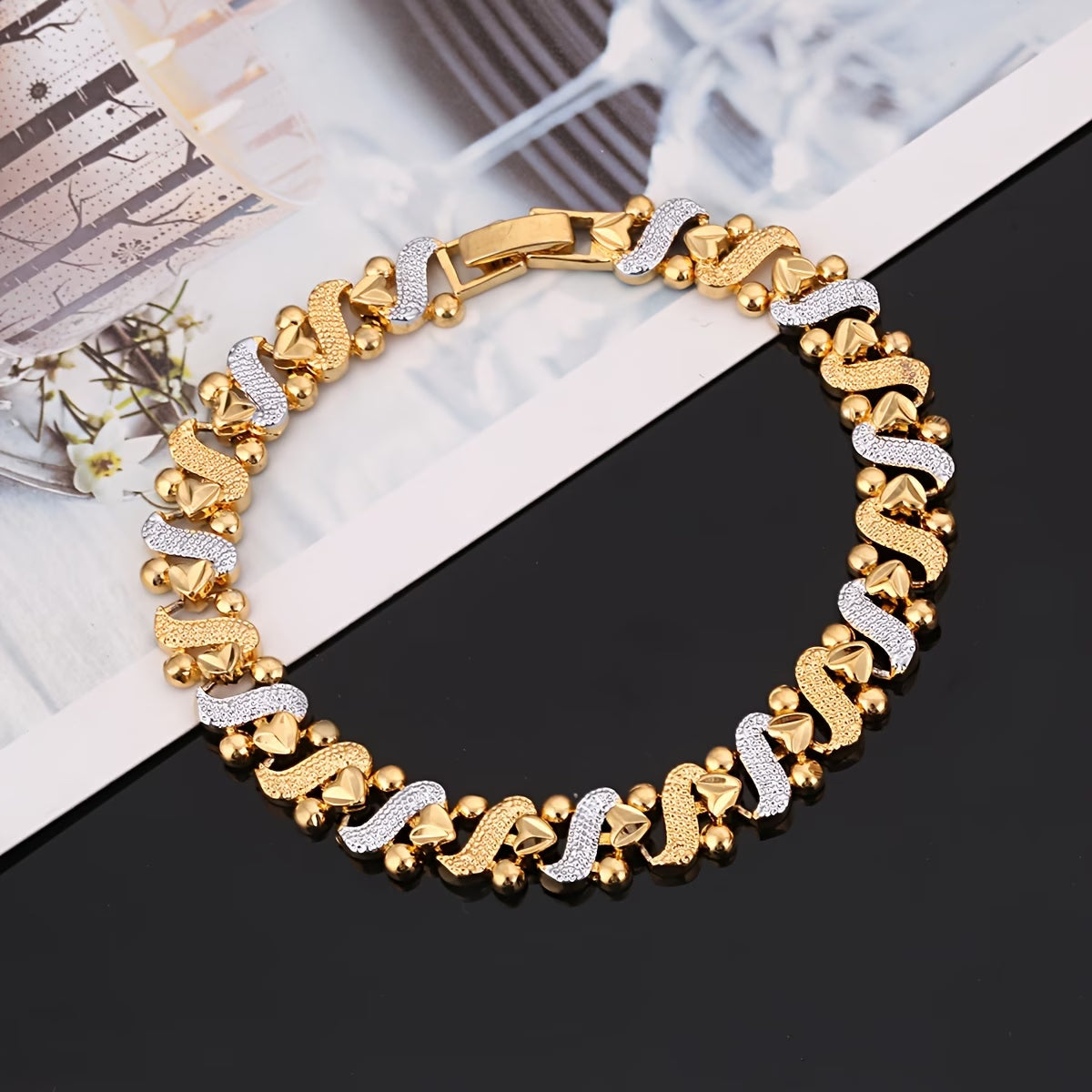 Golden Heart Elegance Bracelet